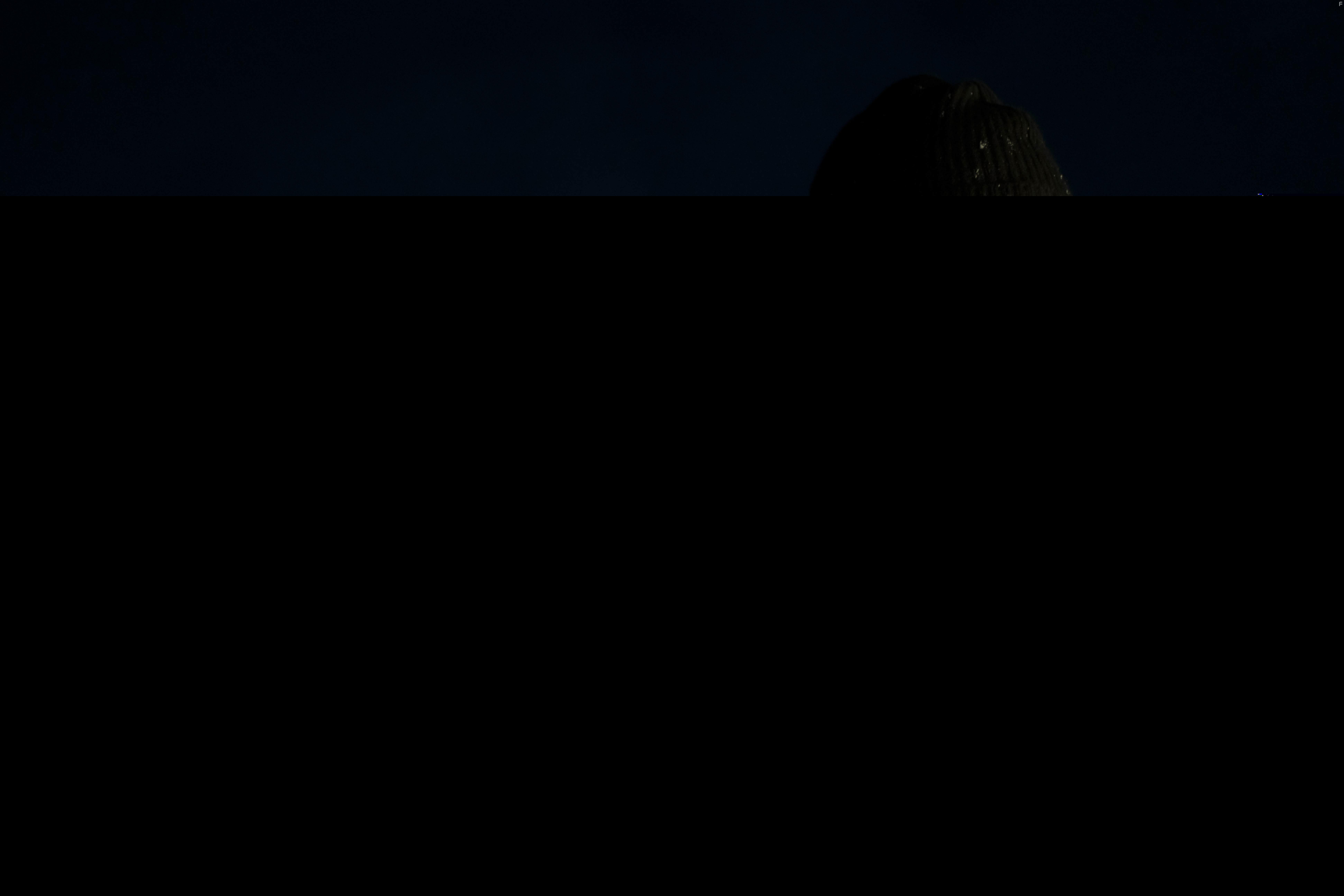 Emma Corrin and Harris Dickinson in Gibangdoryeong (2019)