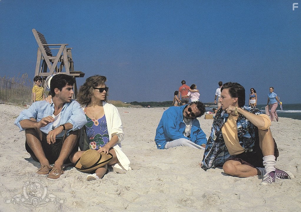 Andrew McCarthy, Jonathan Silverman, Terry Kiser, and Catherine Mary Stewart in Уик-энд у Берни (1989)