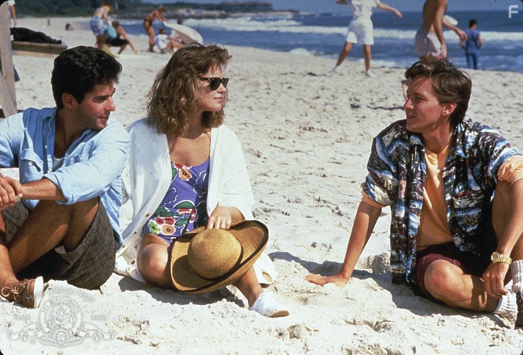 Andrew McCarthy, Jonathan Silverman, and Catherine Mary Stewart in Уик-энд у Берни (1989)