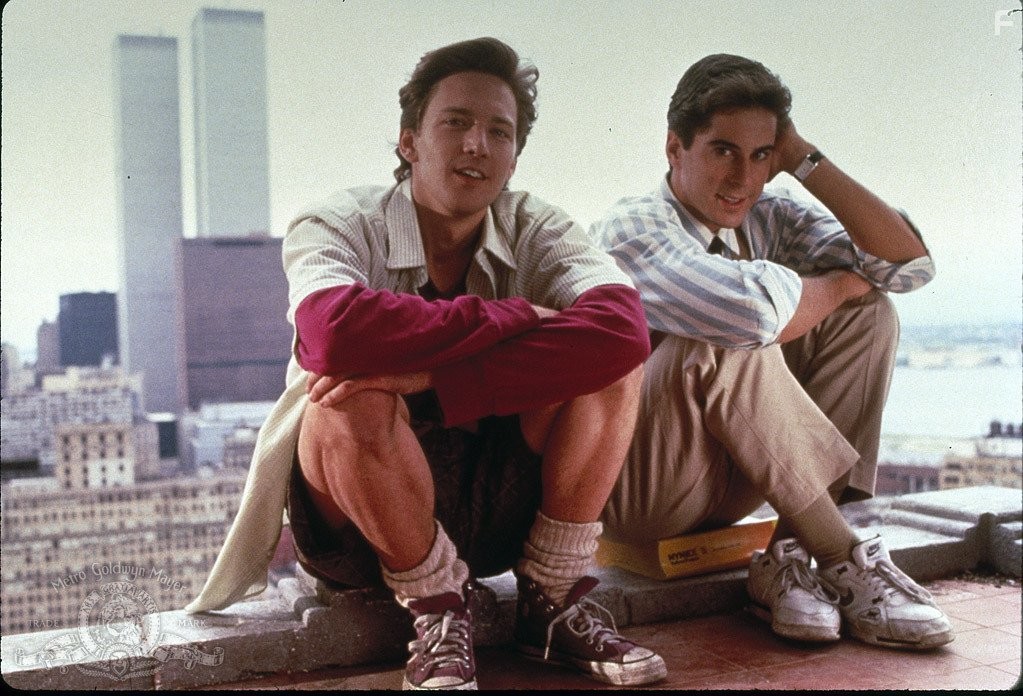 Andrew McCarthy and Jonathan Silverman in Уик-энд у Берни (1989)