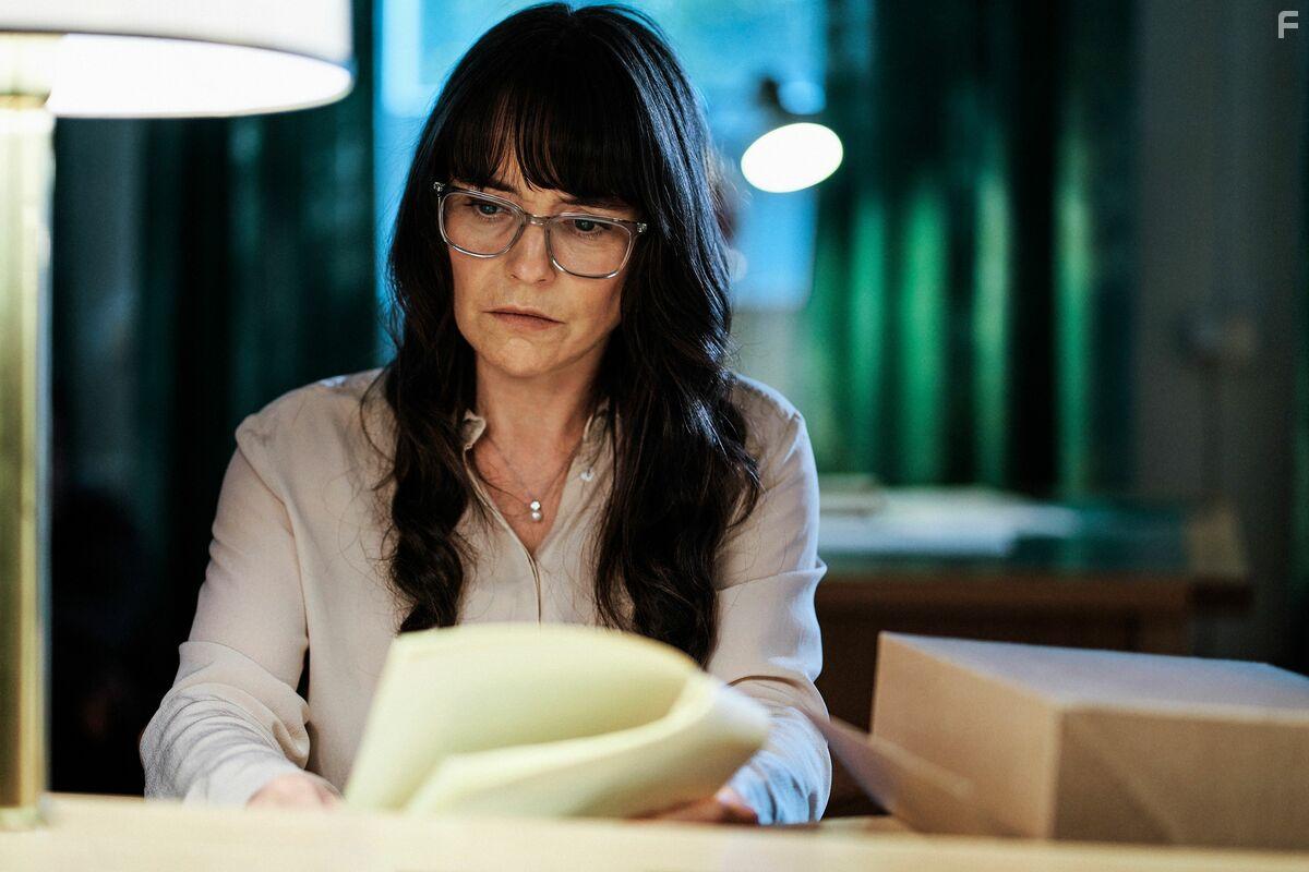 Lo Kauppi in En helt vanlig familj (2023)