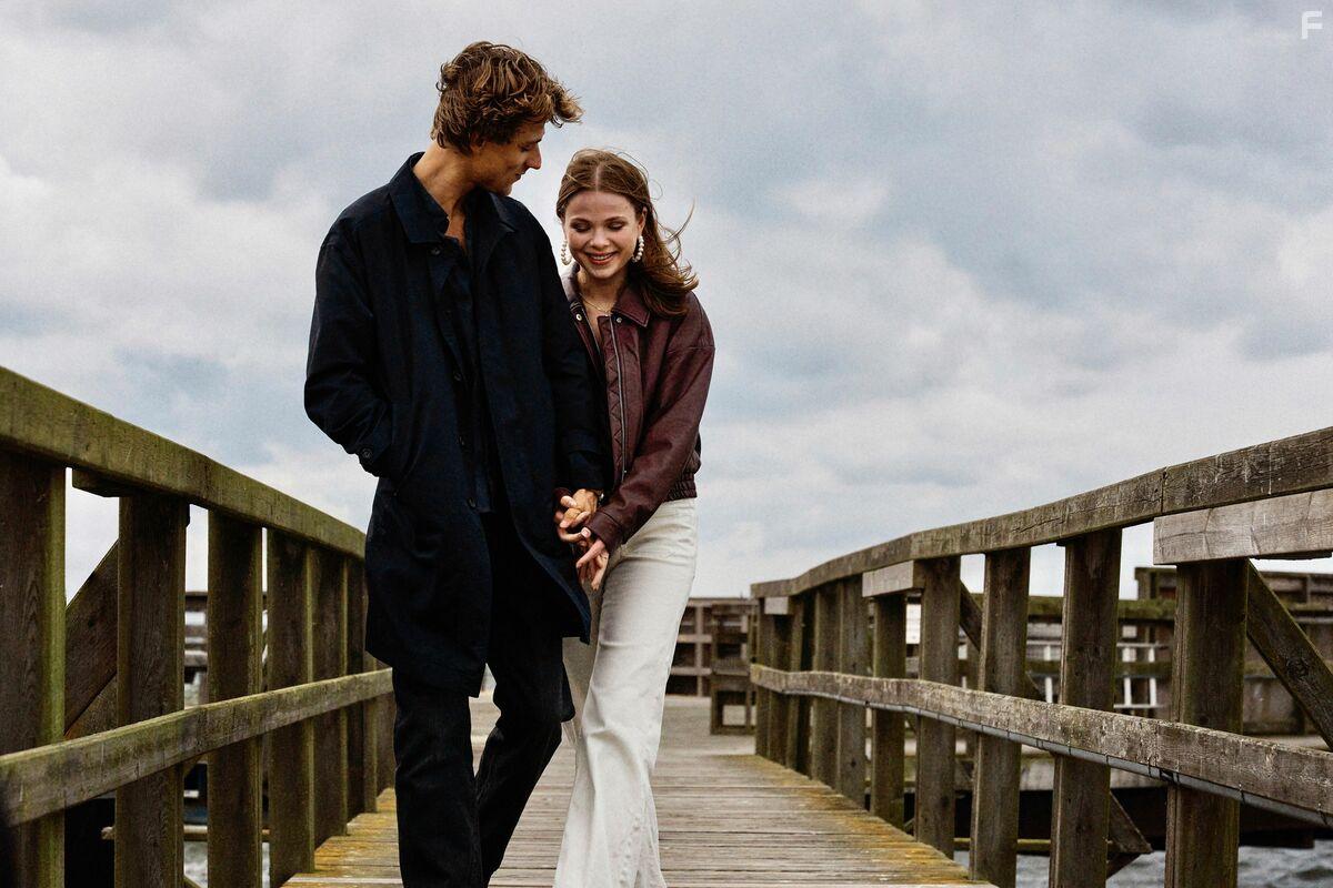 Christian Fandango Sundgren and Alexandra Karlsson Tyrefors in En helt vanlig familj (2023)