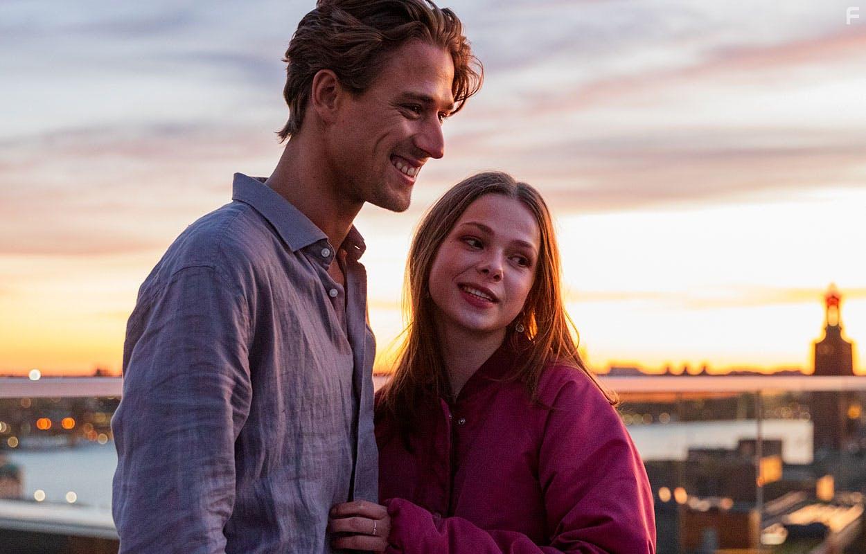 Christian Fandango Sundgren and Alexandra Karlsson Tyrefors in En helt vanlig familj (2023)