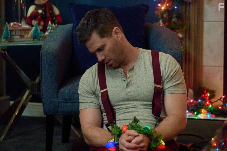 Luke Macfarlane in Catch Me If You Claus (2023)