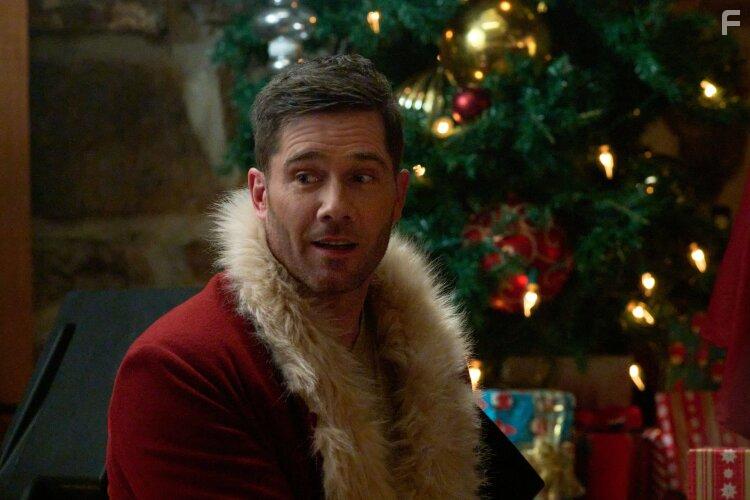 Luke Macfarlane in Catch Me If You Claus (2023)