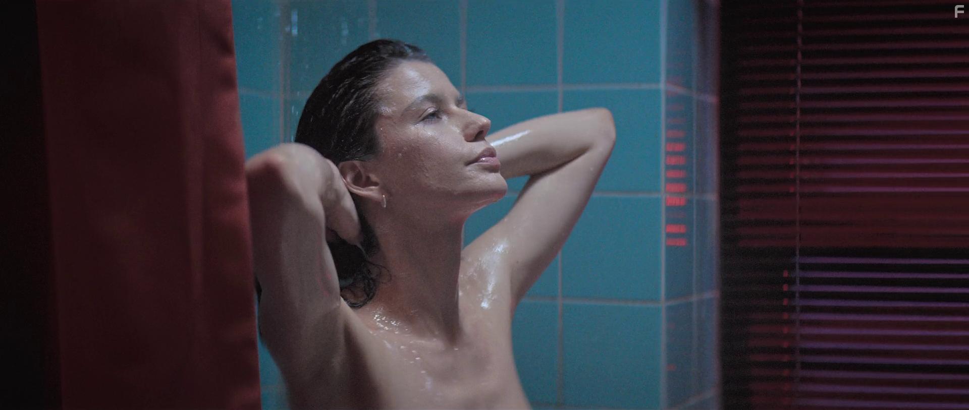 Beren Saat in Istanbul Iin Son agri (2023)