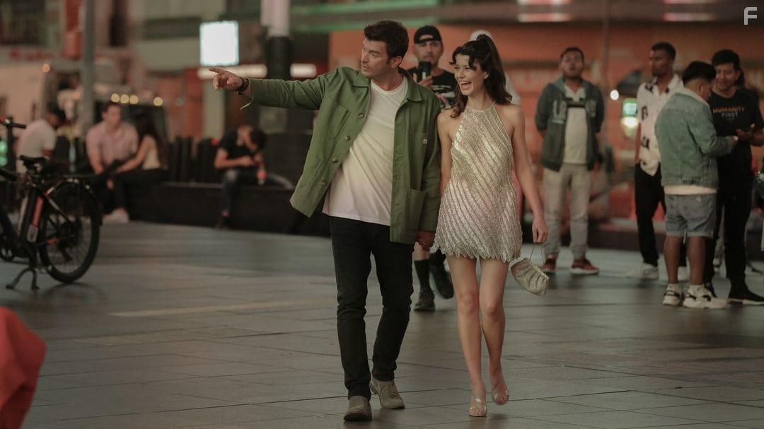 Beren Saat and Kivan Tatlitug in Istanbul Iin Son agri (2023)