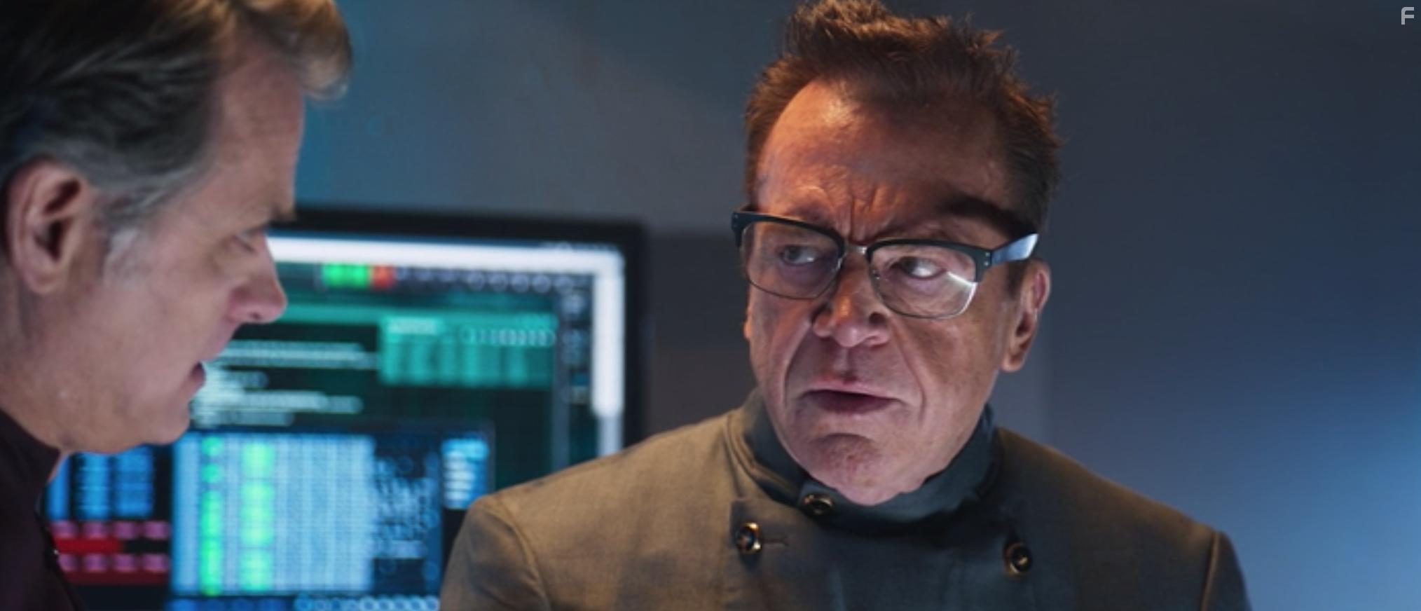 Tom Arnold and Anthony Jensen in Transmorphers - Mech van oorlogsbeesten (2023)