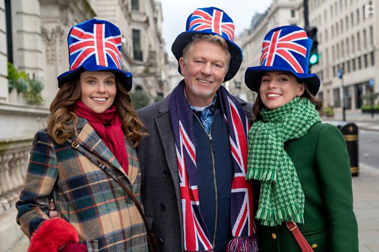 Conor Mullen, Joelle Rae, and Sarah Ramos in Christmas in Notting Hill (2023)