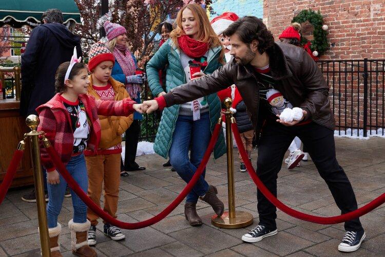 Taylor Pezza, Kellen Raffaelo, Katie Leclerc, and Rafael de la Fuente in Letters to Santa (2023)
