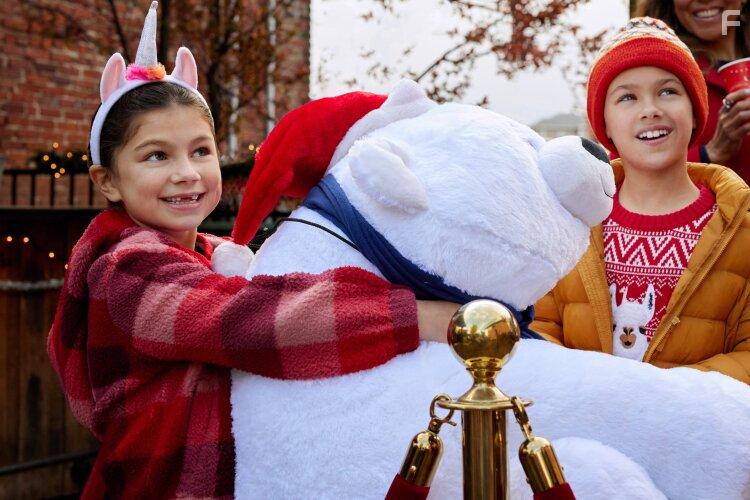 Taylor Pezza and Kellen Raffaelo in Letters to Santa (2023)