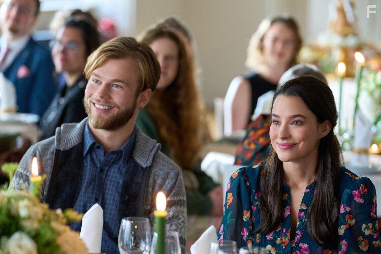 Rhiannon Fish and David Elsendoorn in My Norwegian Holiday (2023)