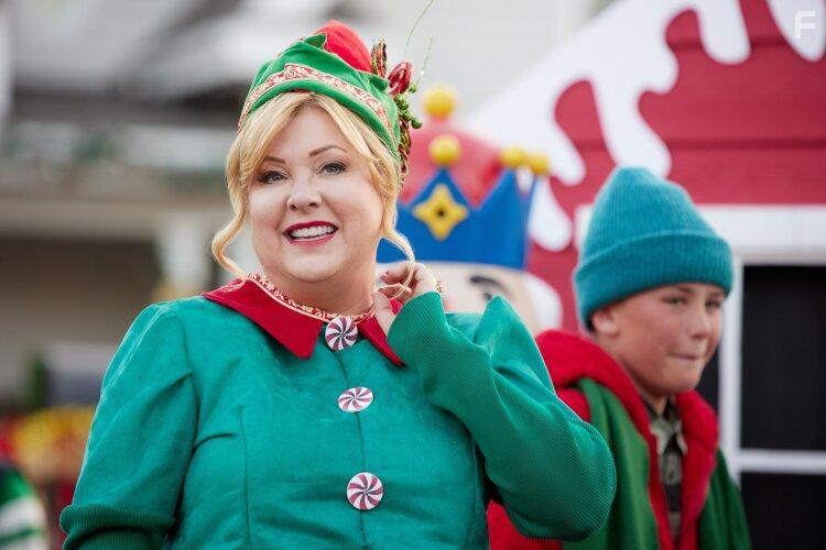 Jennifer Aspen and Kenneth Cummins in Haul out the Holly: Lit Up (2023)