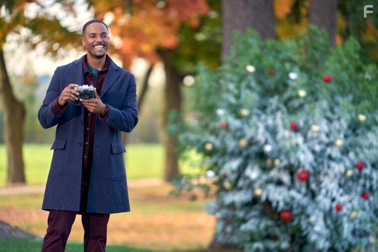 Ronnie Rowe in Christmas with a Kiss (2023)