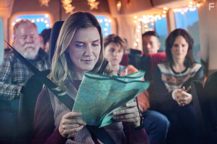 Sara Canning, Trevor Lerner, and Kiefer O'Reilly in Holiday Road (2023)