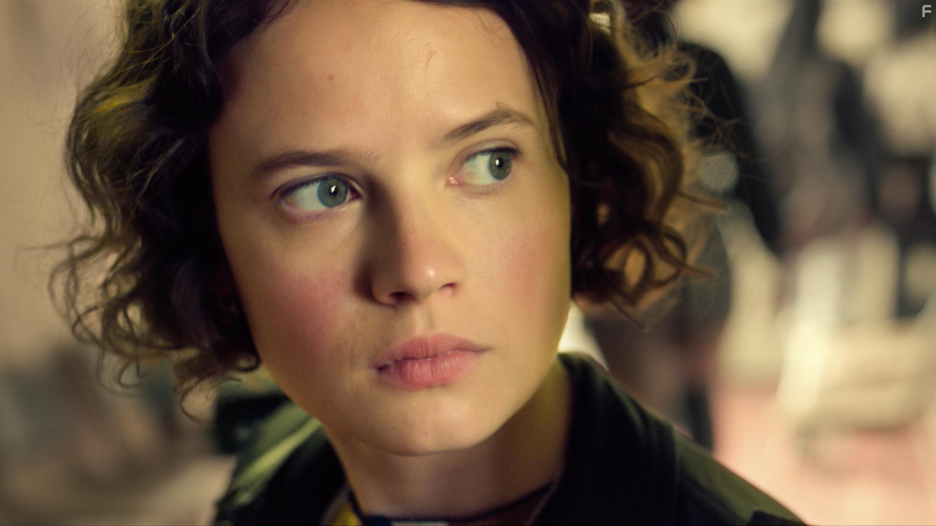 Jana McKinnon in Silber und das Buch der Trume (2023)