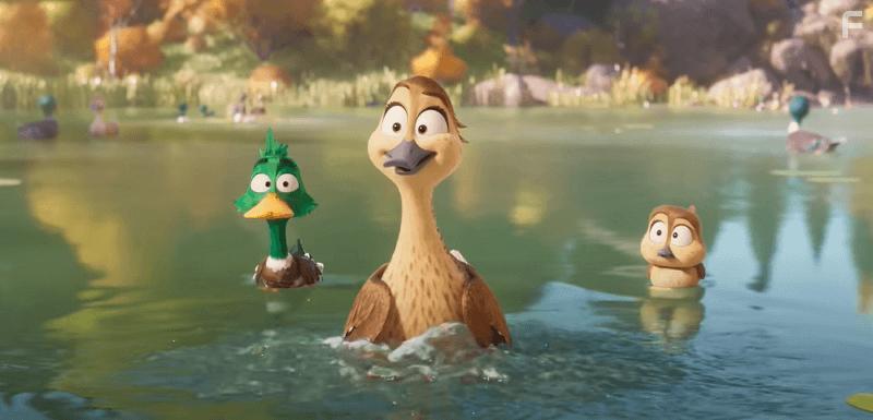 Elizabeth Banks, Tresi Gazal, and Caspar Jennings in Migration (2023)