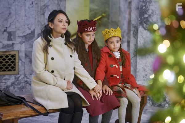 Janel Parrish, Piper Rubio, and Sadie Coleman in Holly & Ivy (2020)