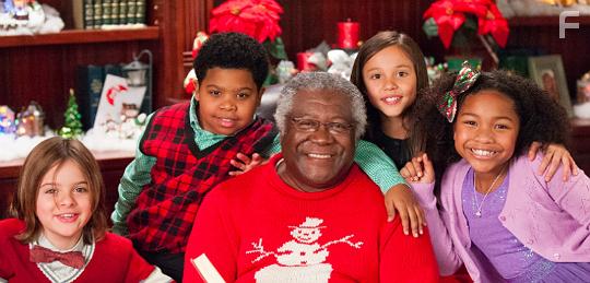 Alvin Sanders, Breanna Yde, Benjamin Flores Jr., Mace Coronel, and Laya DeLeon Hayes in Santa Hunters (2014)