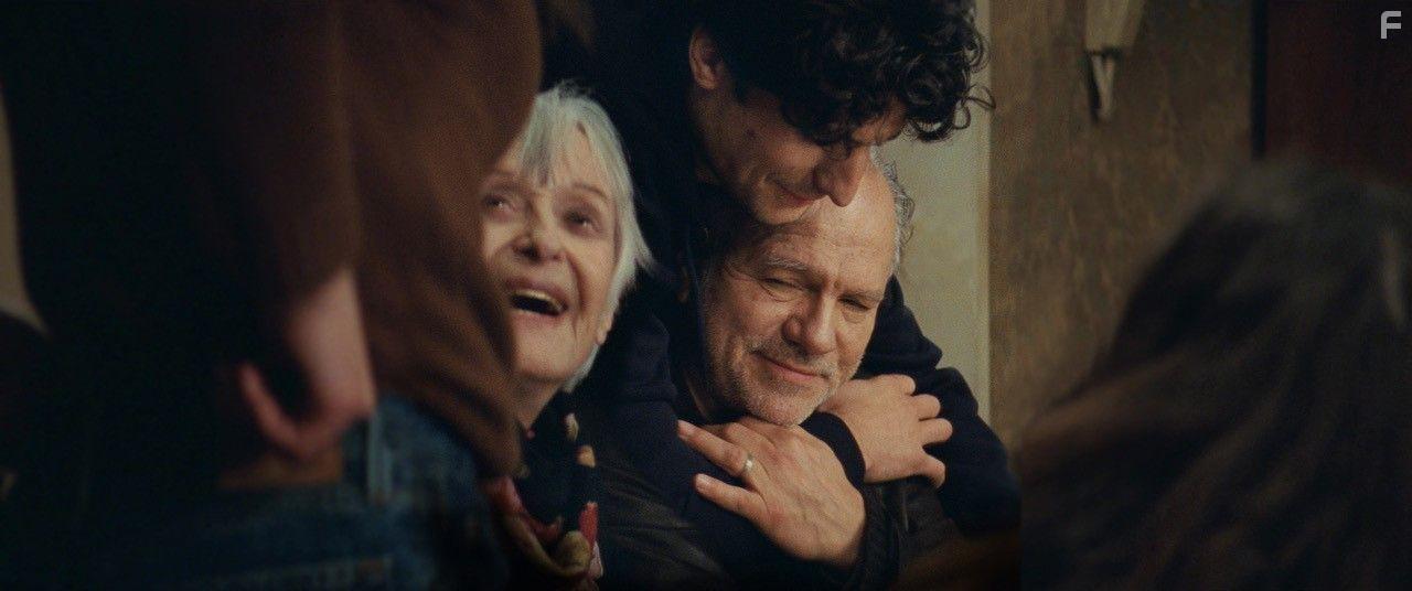 Francine Berg, Louis Garrel, and Aurlien Recoing in Le Grand Chariot (2023)