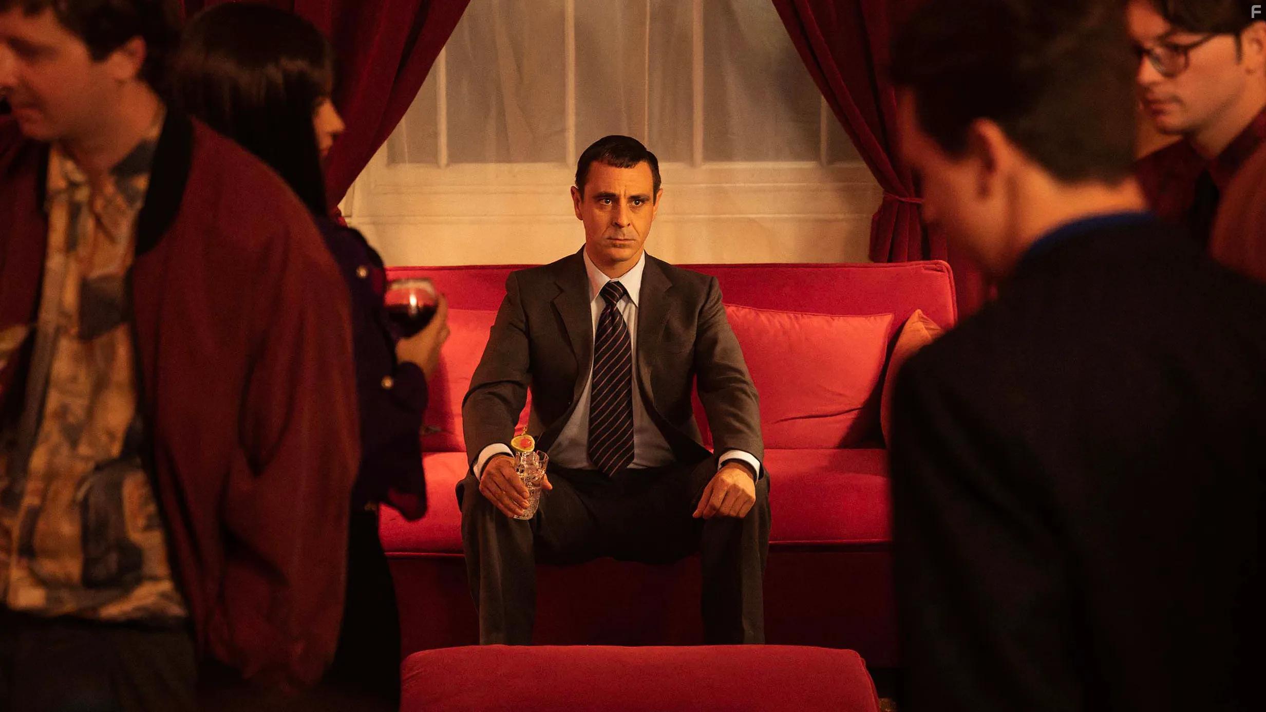 Emun Elliott in Sexy Beast (2024)