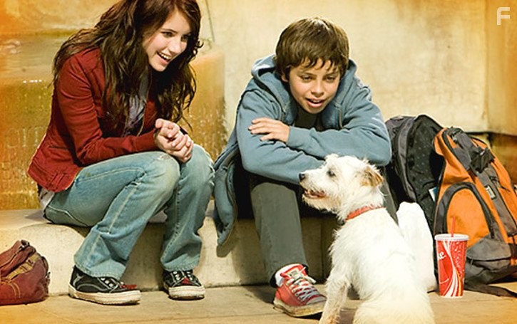 Emma Roberts and Jake T. Austin in Отель для собак (2009)
