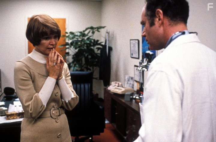 Ellen Burstyn and Barton Heyman in Изгоняющий дьявола (1973)