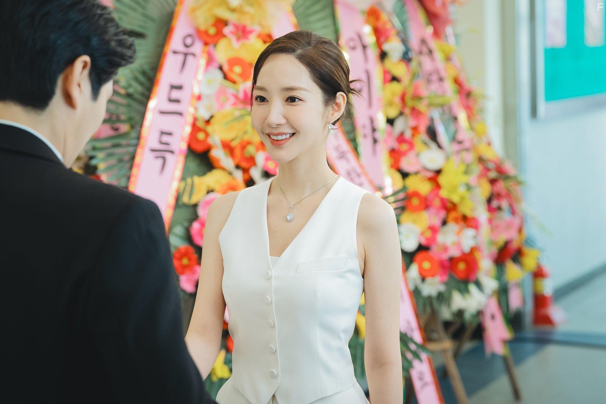 Park Min-Young in Nae Nampyeongwa Gyeolhonhaejweo (2024)