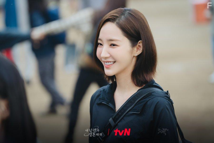 Park Min-Young in Nae Nampyeongwa Gyeolhonhaejweo (2024)