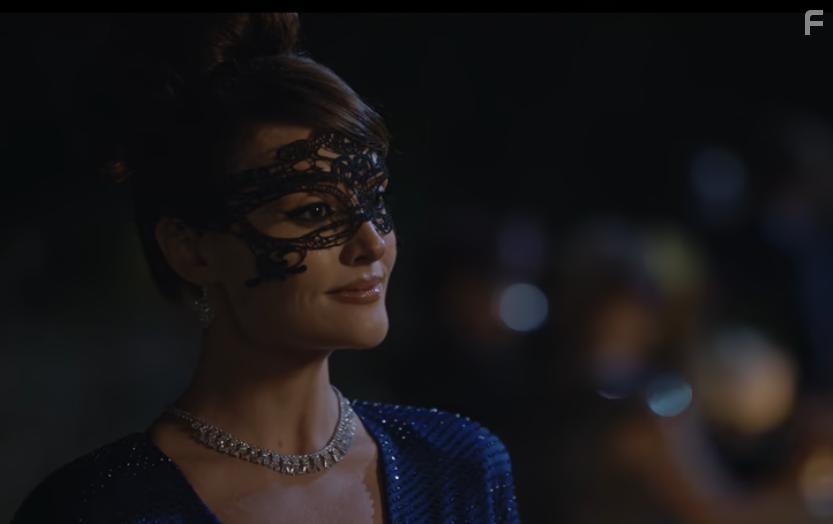 Esra Bilgi in Romantik Hirsiz (2024)