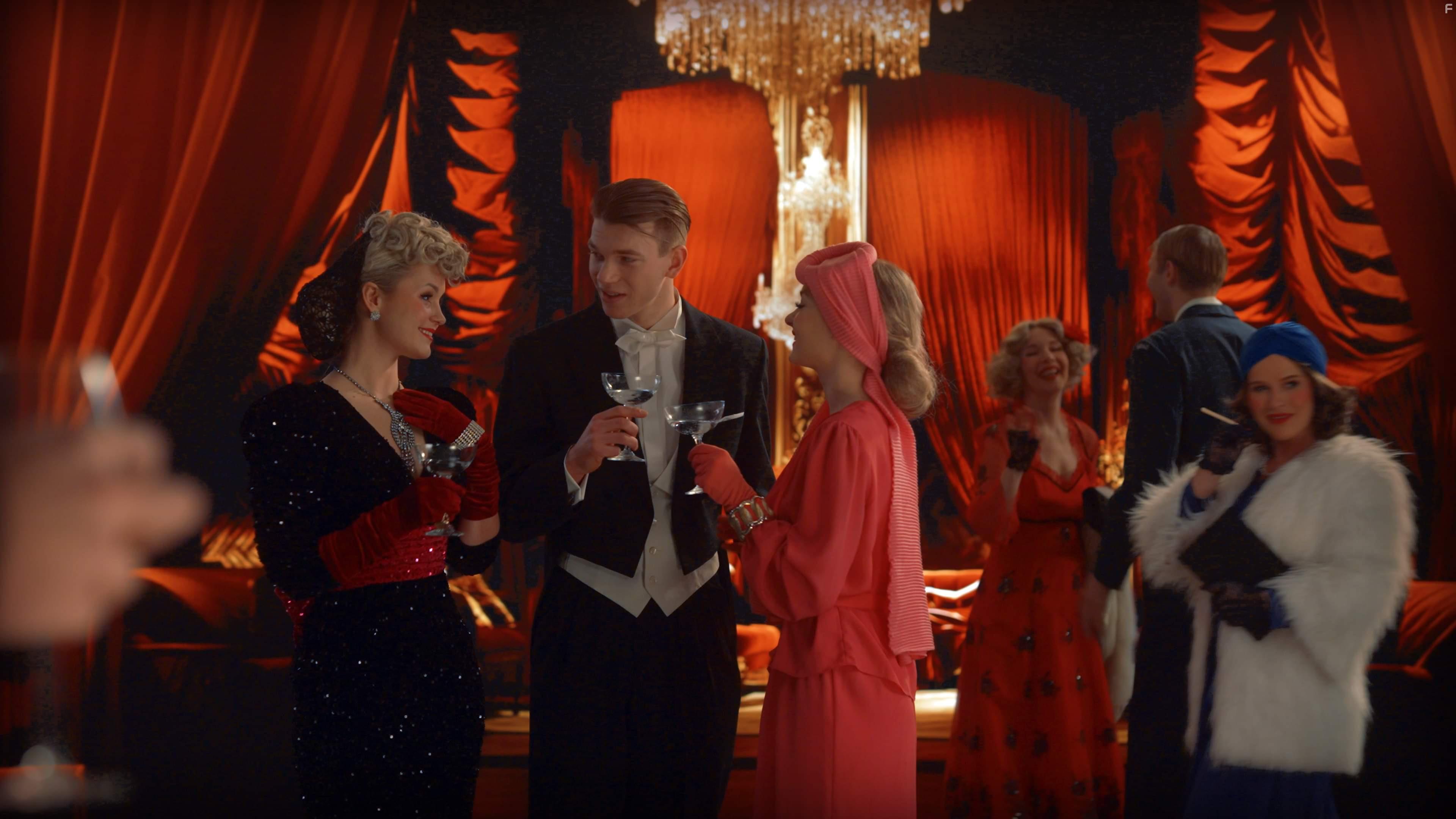 Ian Bjorn in Dr. Sander's Sleep Cure (2024)