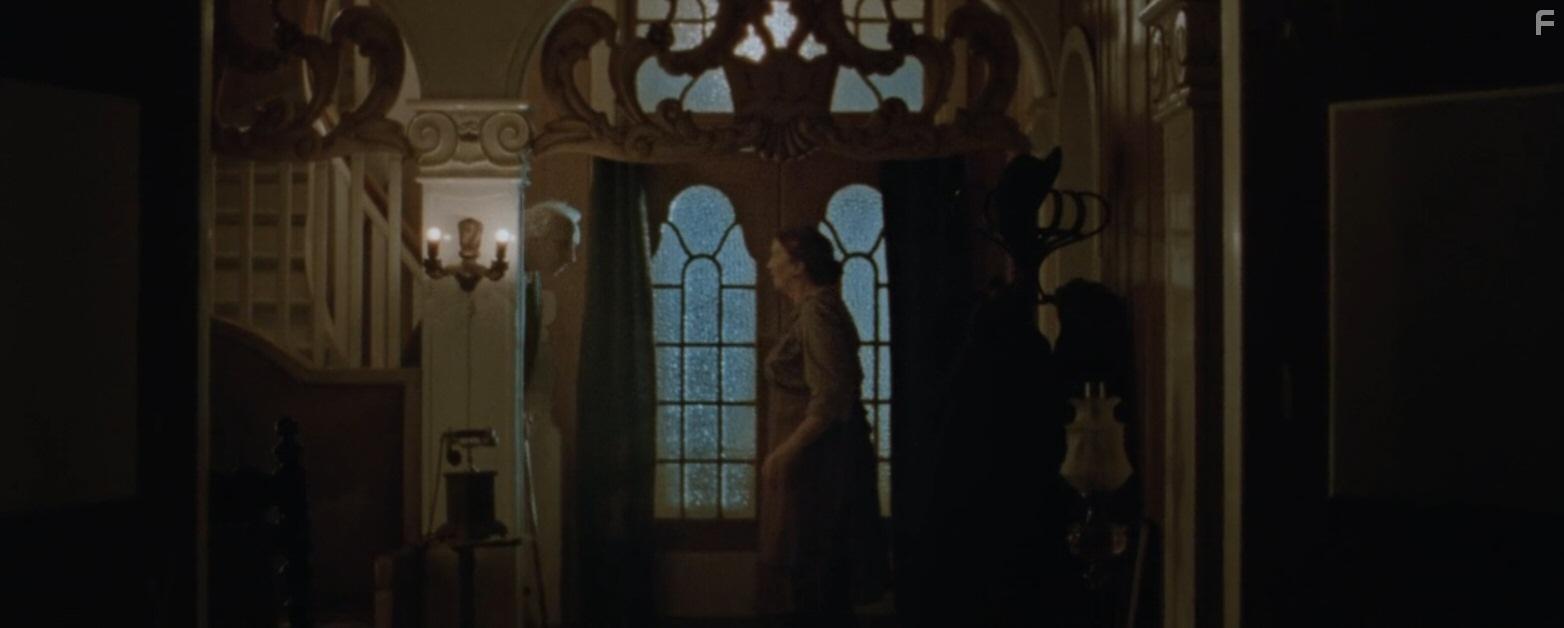 Anne Krigsvoll and Hildegun Riise in Munch (2023)