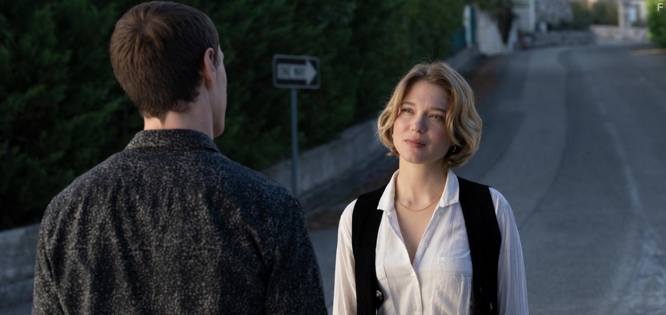 George MacKay and La Seydoux in La bte (2023)