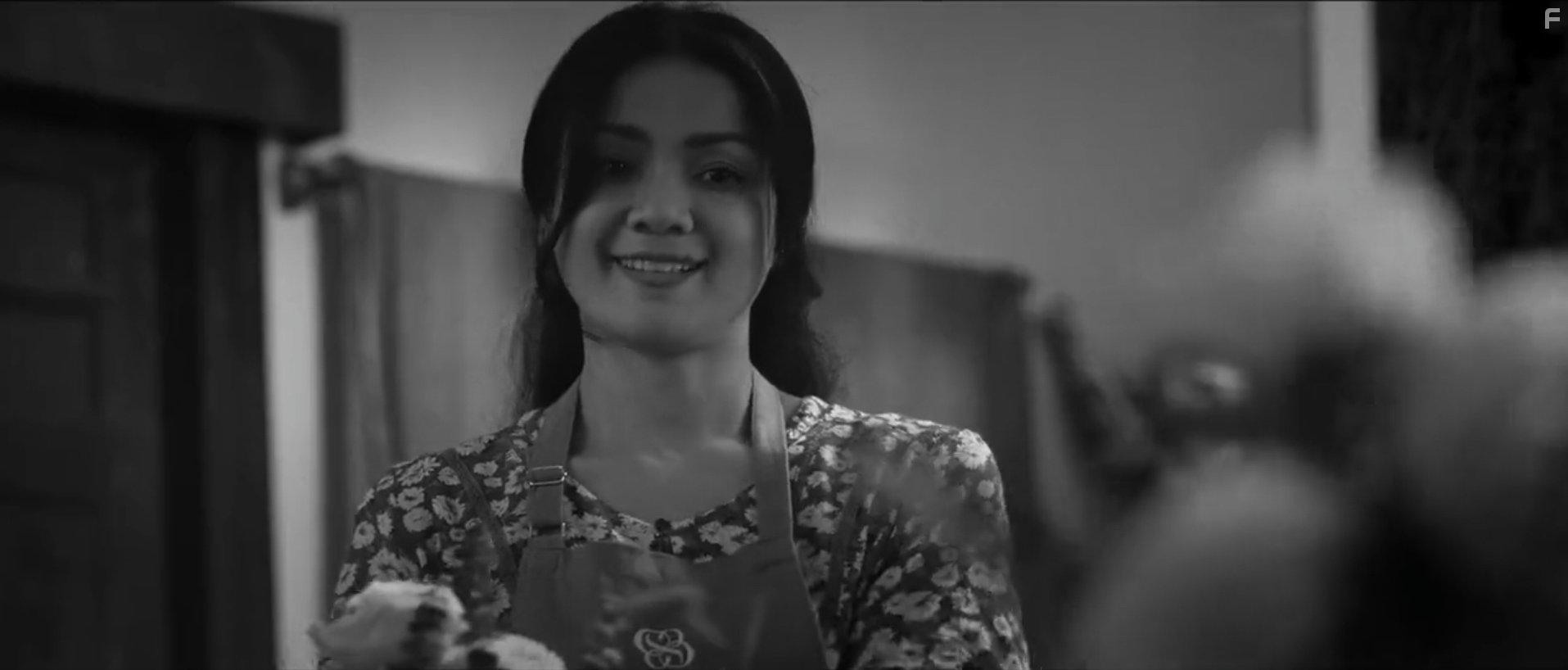 Nirina Zubir in Jatuh Cinta Seperti di Film-Film (2023)