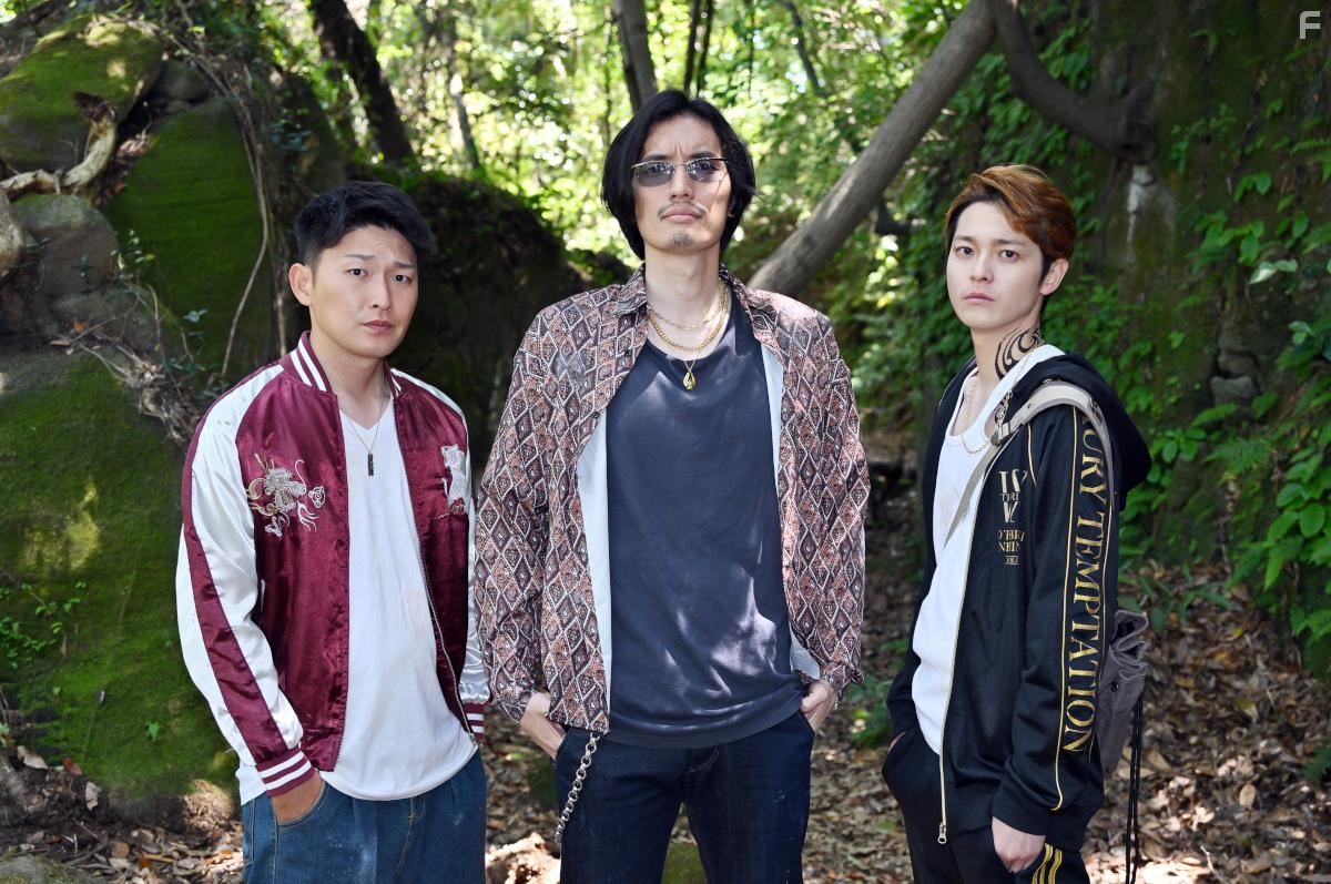 Rysuke Miyake, Yuri Kanemoto, and Suzunosuke Tanaka in Pending Train (2023)