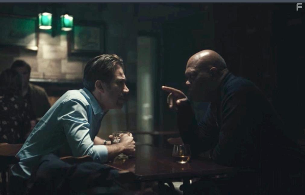 Samuel L. Jackson and Gianni Capaldi in Damaged (2024)