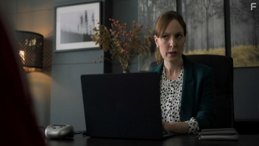 Caitlin Richards in Mammoth (2021)