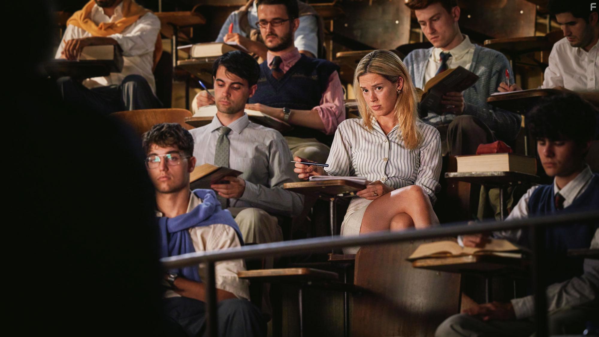 Delfina Chaves in Maxima (2024)