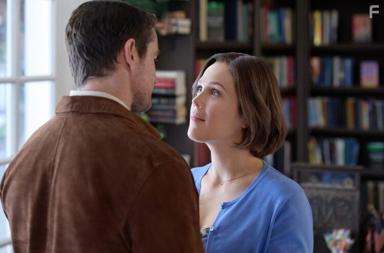 Robert Buckley and Erin Krakow in Blind Date Book Club (2024)