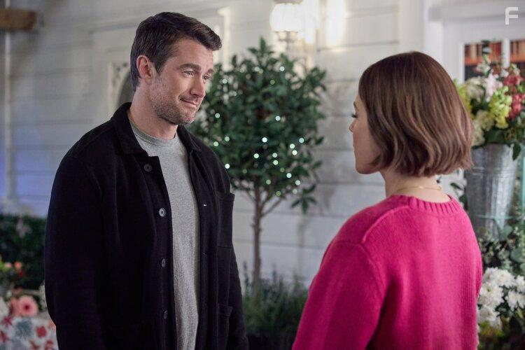 Robert Buckley and Erin Krakow in Blind Date Book Club (2024)