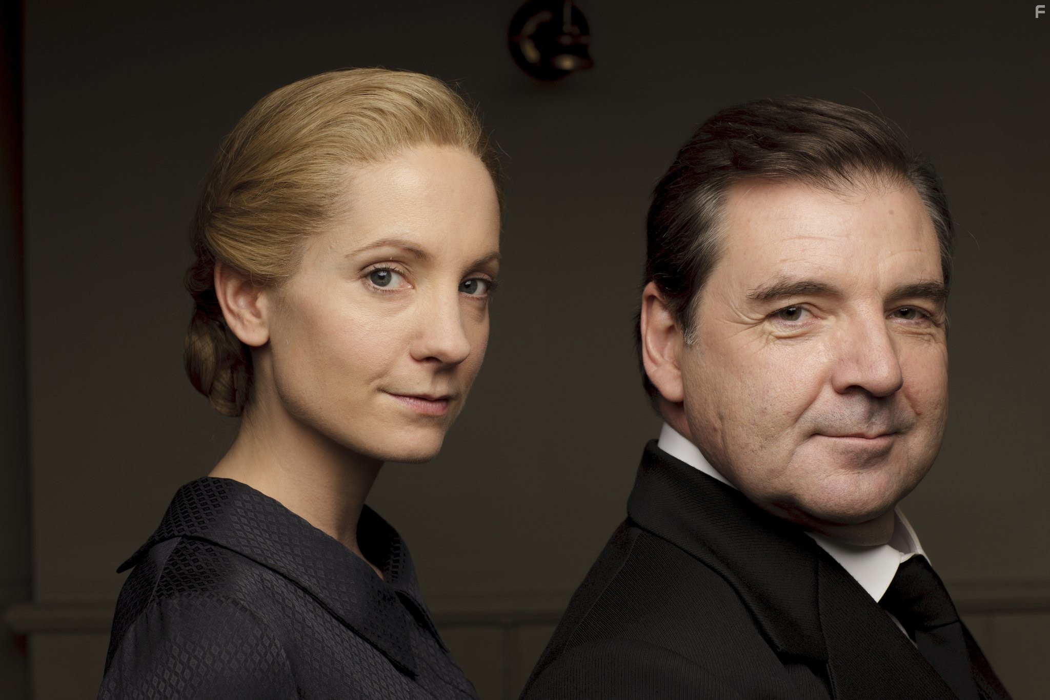 Brendan Coyle and Joanne Froggatt in Аббатство Даунтон (2010)