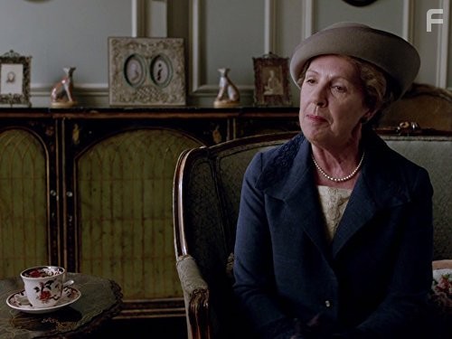 Penelope Wilton in Аббатство Даунтон (2010)
