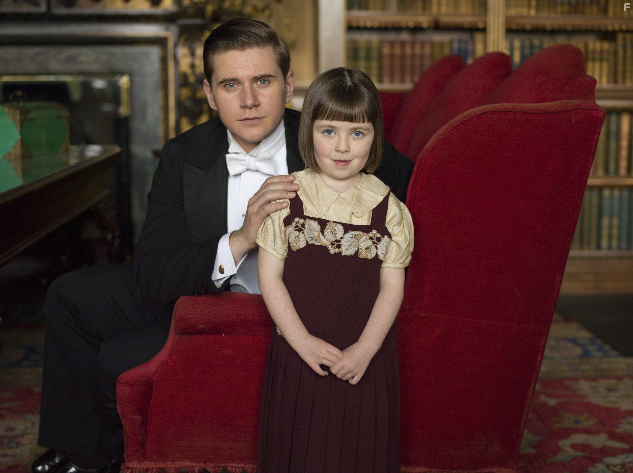 Allen Leech and Fifi Hart in Аббатство Даунтон (2010)
