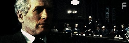 James Mason and Paul Newman in Вeрдикт (1982)