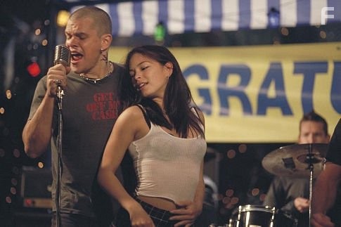 Matt Damon and Kristin Kreuk in Евротур (2004)