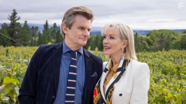 Под виноградной лозой