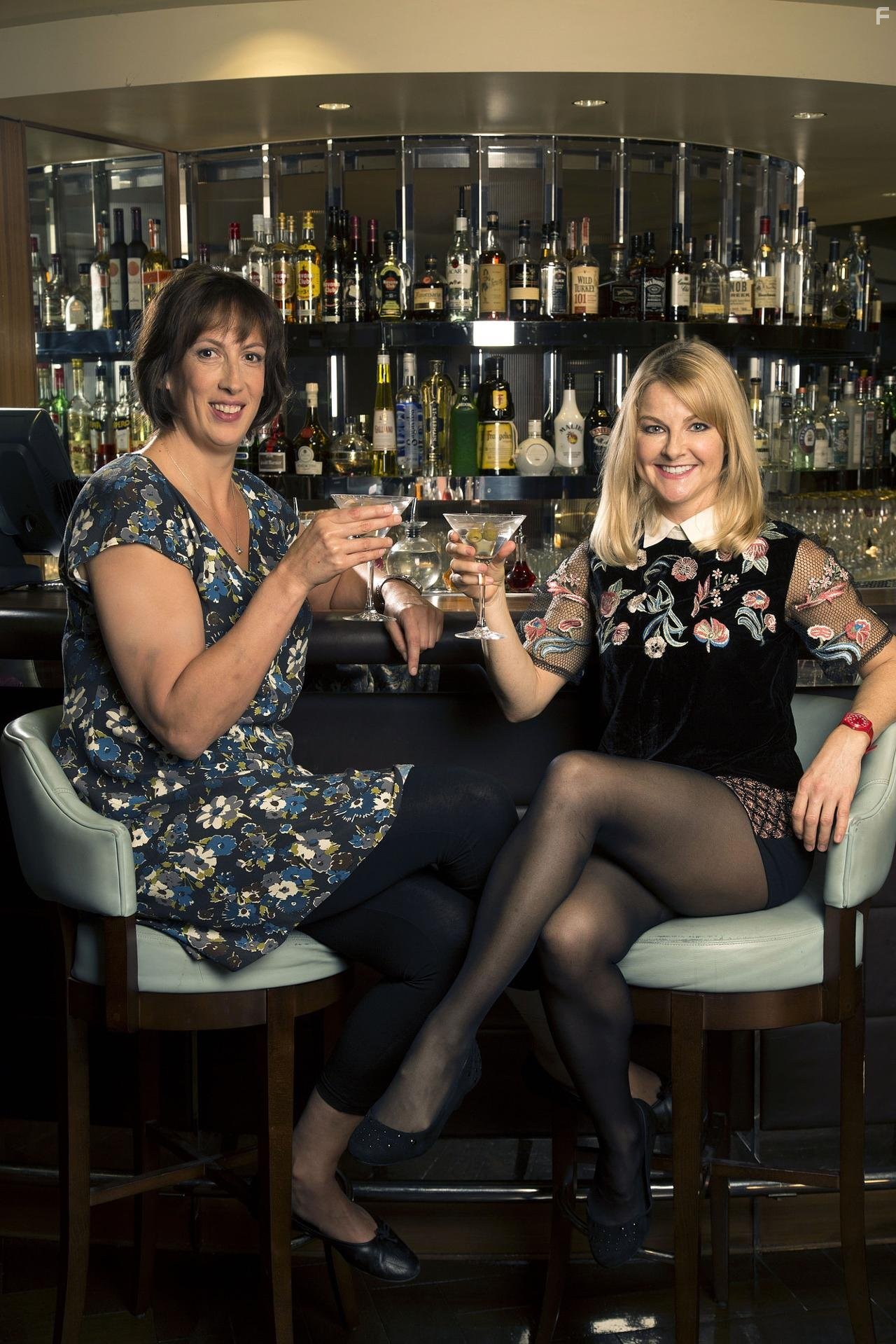 Sarah Hadland and Miranda Hart in Миранда (2009)