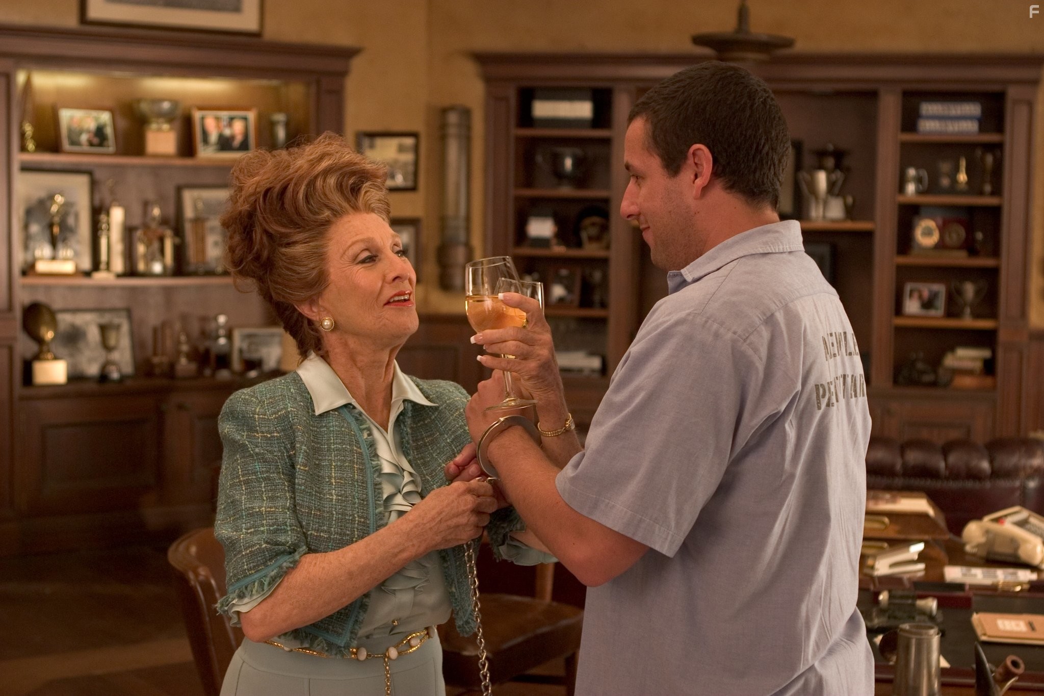 Adam Sandler and Cloris Leachman in Всё или ничего (2005)