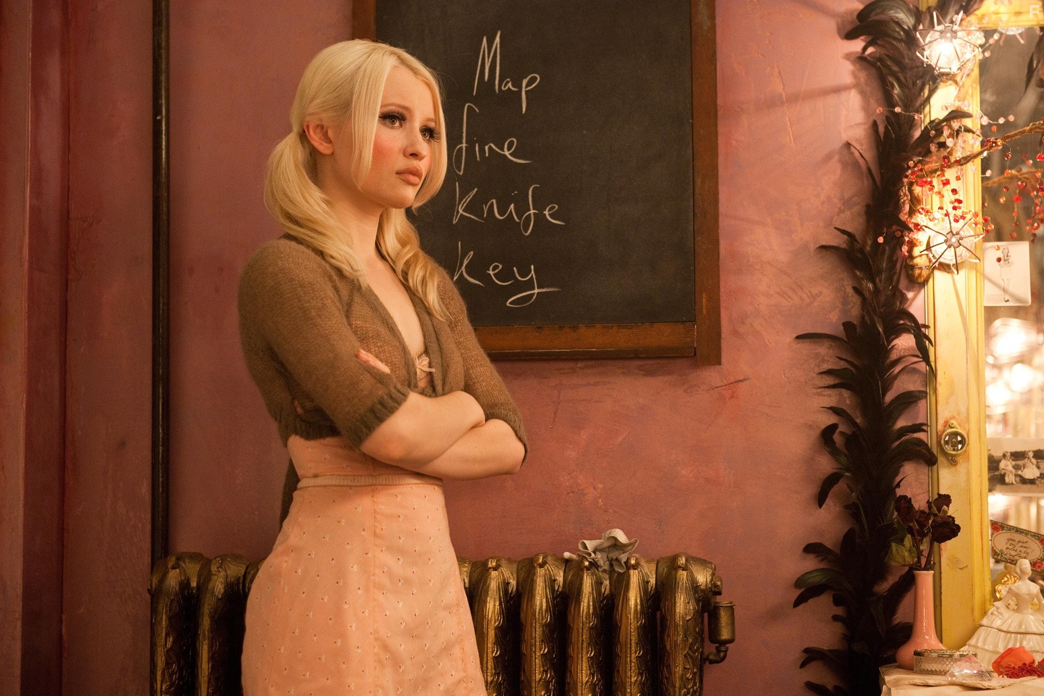 Emily Browning in Запрещённый приём (2011)