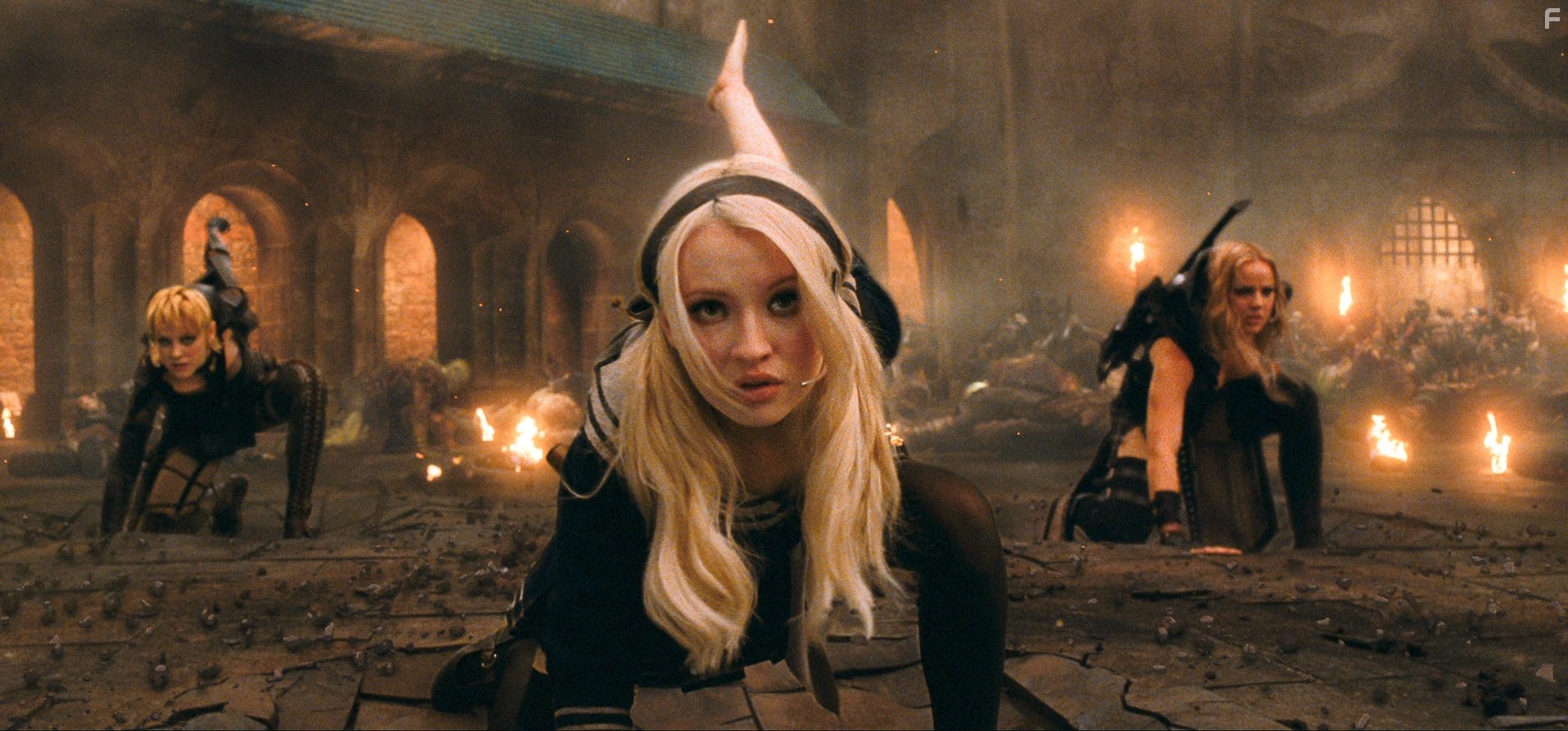 Emily Browning, Abbie Cornish, and Jena Malone in Запрещённый приём (2011)